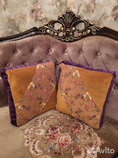 Декоративная подушка бархатная авторская