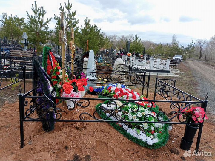 Ограды на кладбище