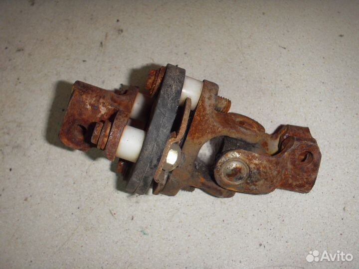 Кардан рулевой 4523048050 Toyota Kluger (XU20)