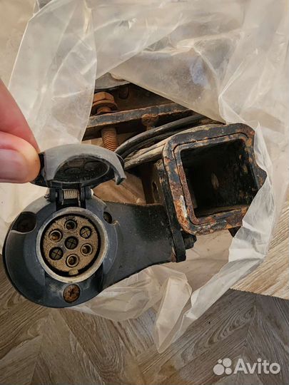 Фаркоп на lexus 570