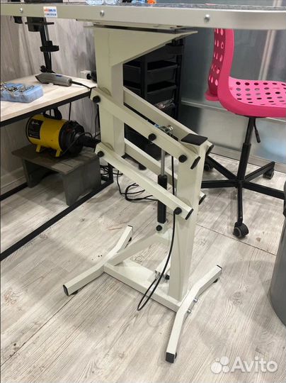 Стол для груминга с подъемником s4