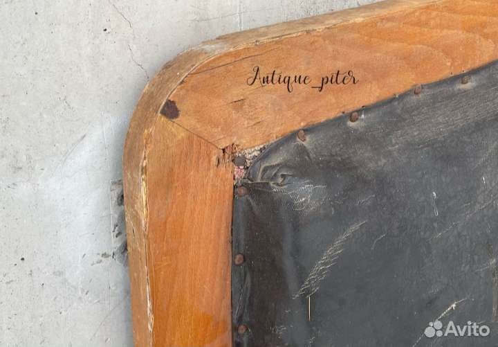 Диван старинный