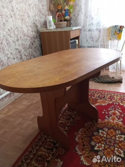 Кухонный стол