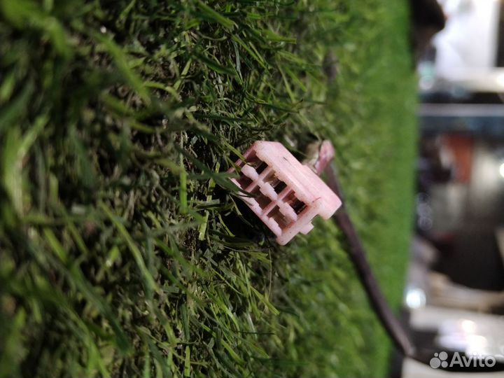 Правое зеркало Дайхатсу yrv