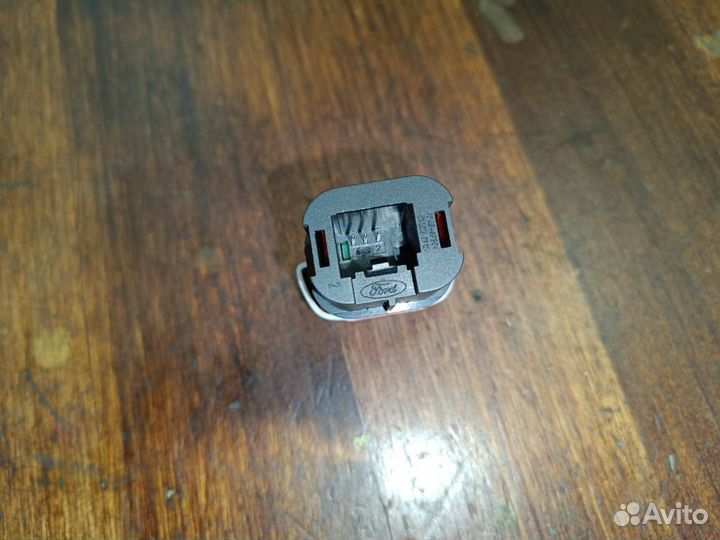 Кнопка аварийной сигнализации Ford Focus 2 рест