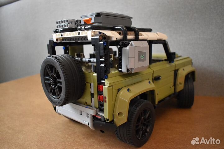 Конструктор Land Rover Defender 2573 детали