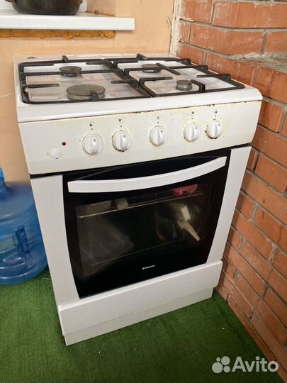 Газовая плита 4 конфорки