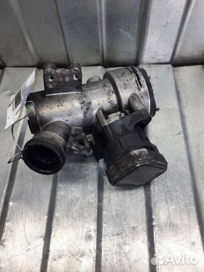 Дроссельная заслонка Mercedes C W203 2.2 2005