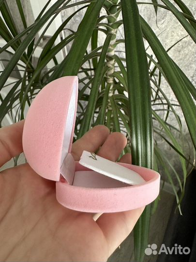 Подарочная коробка