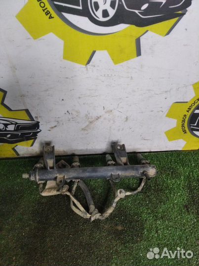 Топливная рампа Peugeot Partner KFW 2006