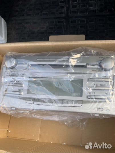 Штатная магнитола на Toyota camry 40