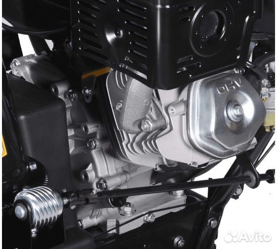 Бензиновый снегоуборщик Huter SGC 8100C