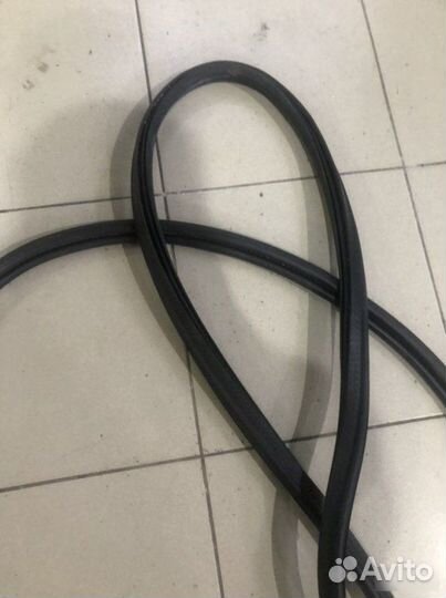 Уплотнитель крышки багажника Bmw X1 E84