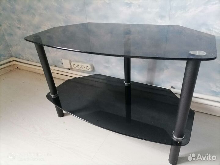 Столик для телевизора