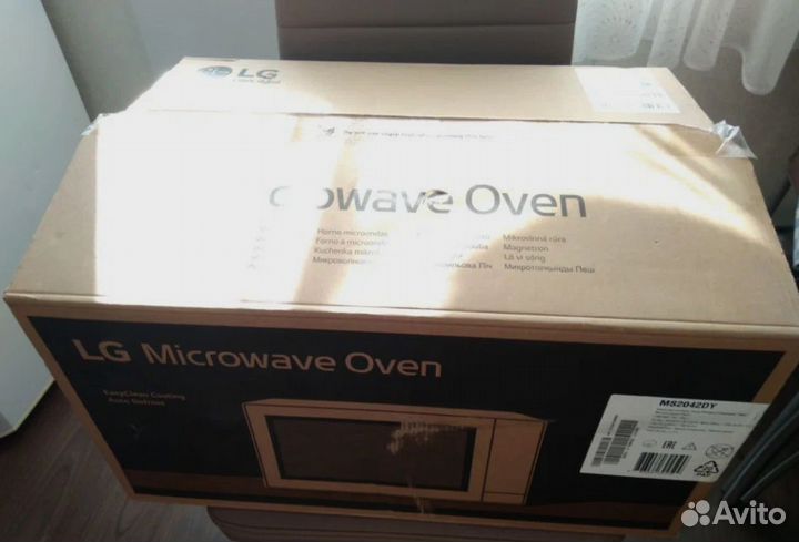 Микроволновая печь LG MS2042DY