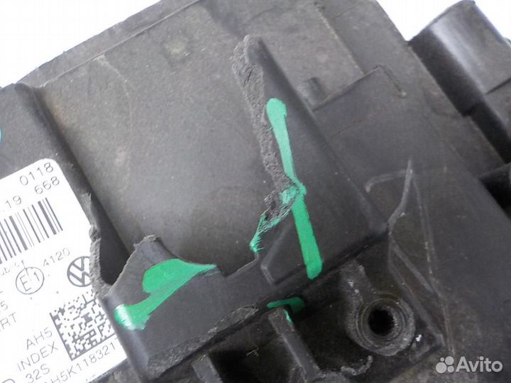 Фара правая Volkswagen Tiguan