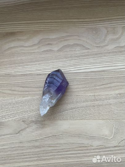 Очень красивый Кварц белый и фиолетовый