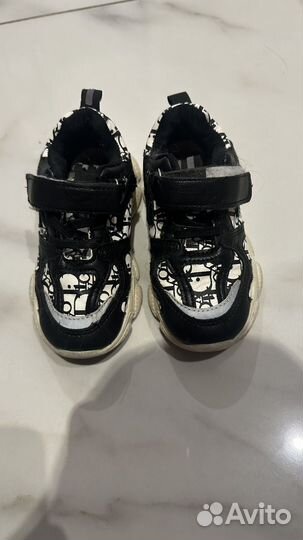 Кроссовки детские