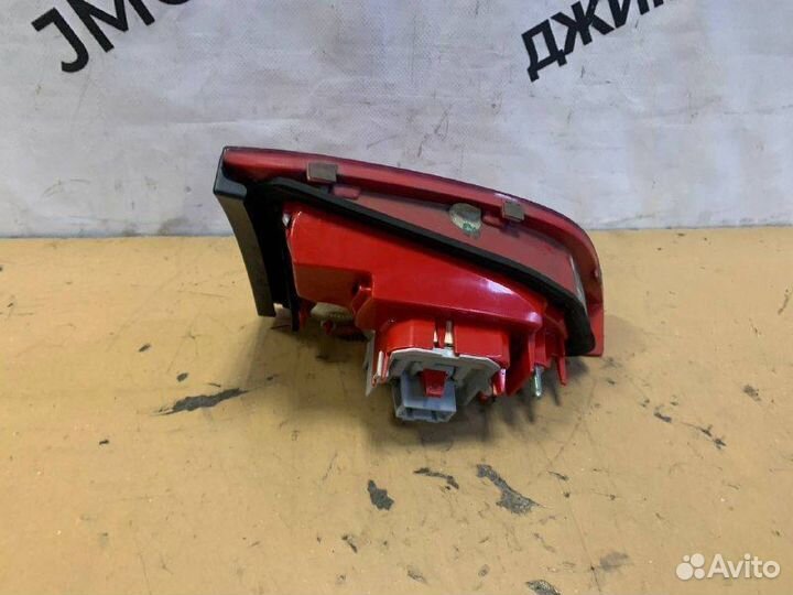 Фонарь правый в крышку багажника Ауди А4 B8