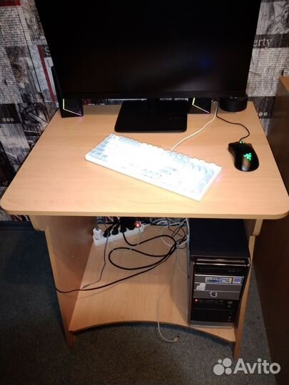 Офисная мебель, компьютерный стол