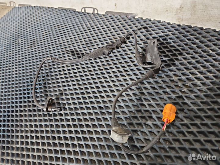 Датчик ABS передний левый Honda Accord CL7 K20A