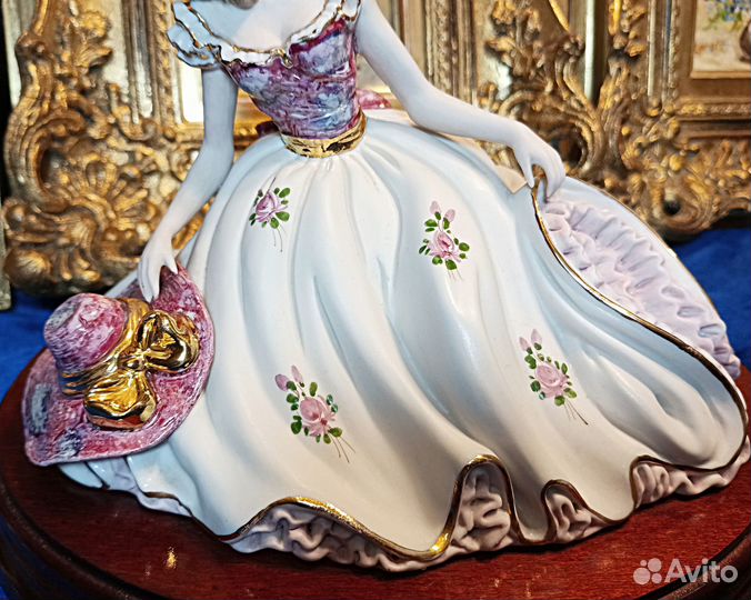 Vittorio Sabadin.Девушка.Статуэтка.Италия