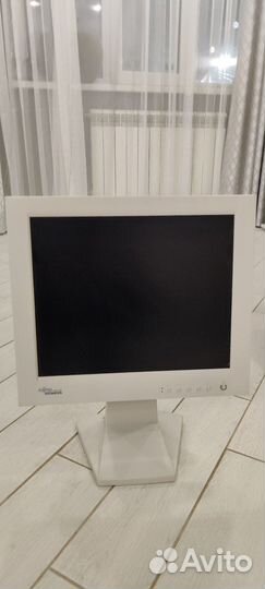 Монитор Fujitsu Siemens