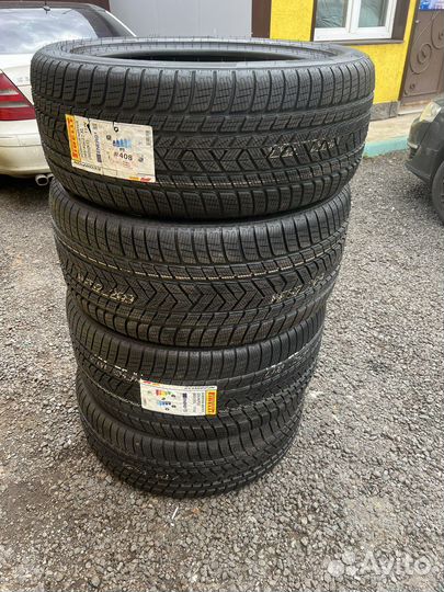 Pirelli Scorpion Winter 325/40 R22 и 285/45 R22 114V