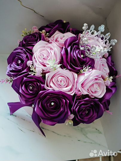 Букет из атласных роз