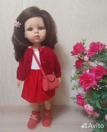 Красивый комплект одежды для кукол Паола Рейна