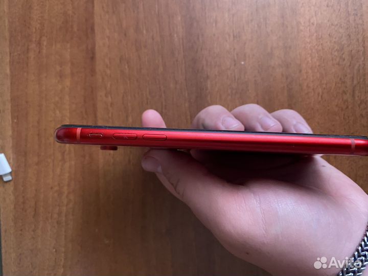 iPhone XR 64gb red