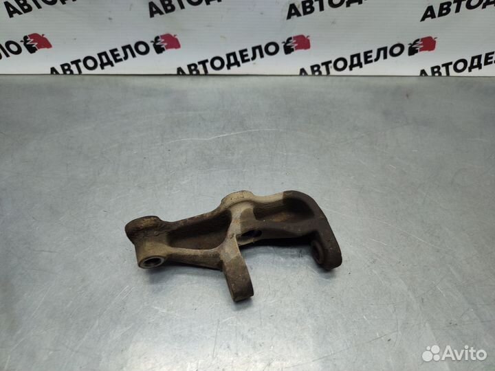 Кронштейн генератора Honda Logo GA3 2000 г.в