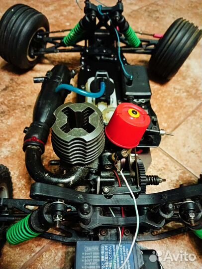 Машина на радиоуправлении бензиновая