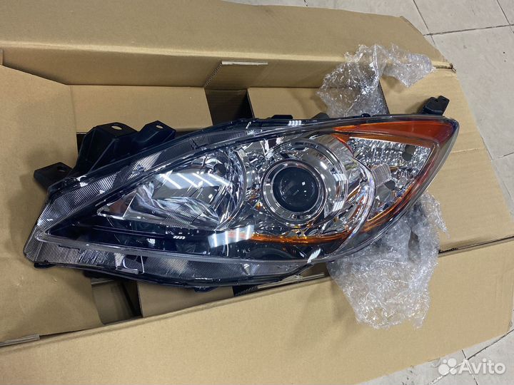 Передняя левая фара Mazda 3 BL