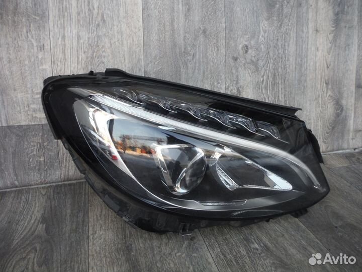 Фара правая №99 Mercedes C W205 2017