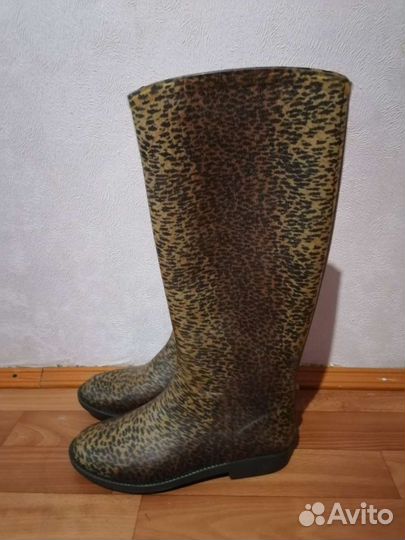 Резиновые сапоги