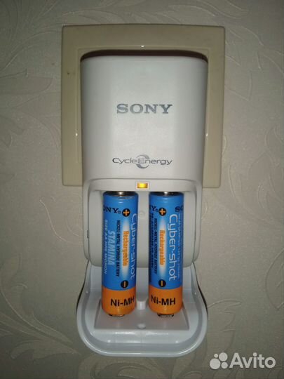 Зарядка Sony BCG-34HTD Series Compact