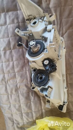 Фары на toyota camry 40