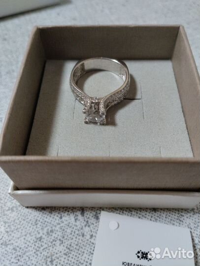 Серебряное кольцо женское