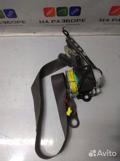 Ремень безопасности Toyota Corolla E150