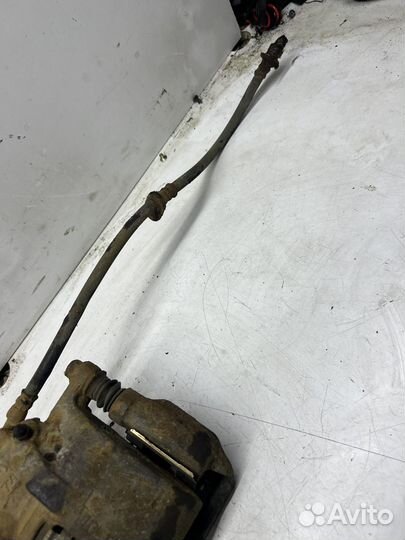 Honda stepwgn RF1 суппорт Передний левый