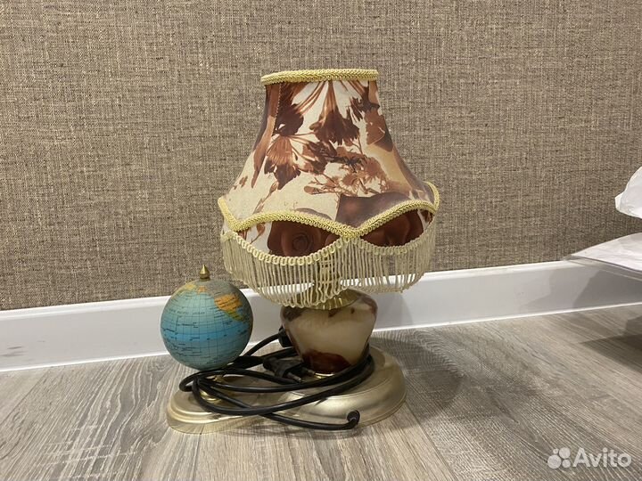 Лампа настольная