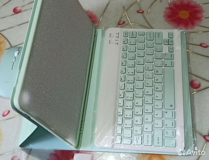 Чехол iPad 10.2 с клавиатурой и мышкой