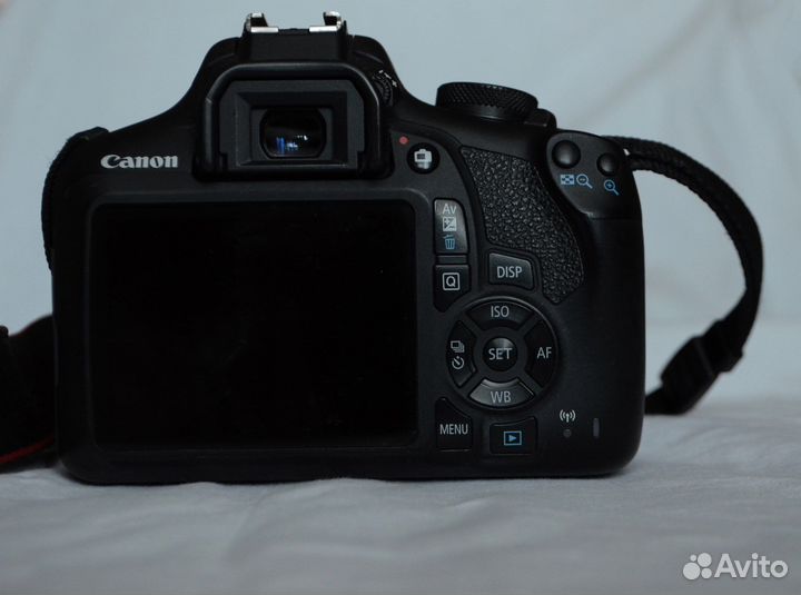 Фотоаппарат canon eos 2000 d