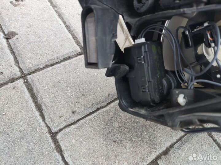 Фара Volkswagen polo hatch