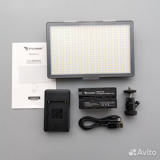 Видеосвет Fujimi FJ-SMD520B