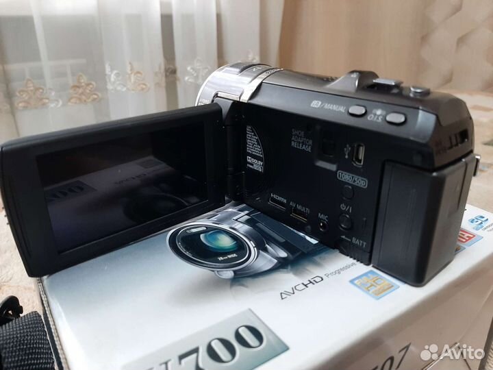 Видеокамера Panasonic HC-V700