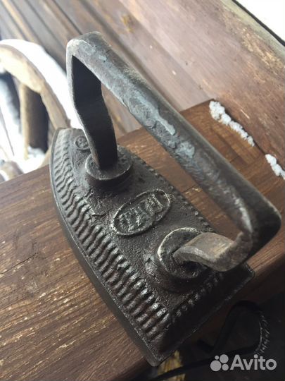 Утюг чугунный старинный