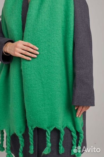 Женский теплый палантин