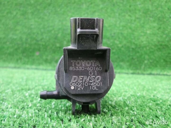 Мотор бачка омывателя задний Toyota Prius ZVW30